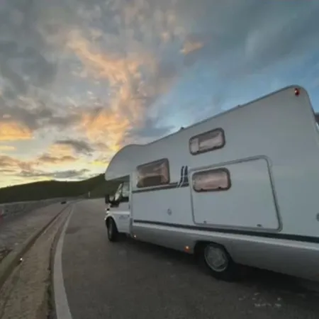 Camper Motorhome Albania Loreli Kemp